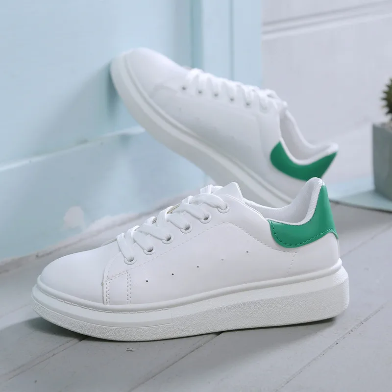 2020 Зимни Нова дизайнерска бели обувки на танкетке Дамски маратонки на платформа Дамски маратонки Тенис Feminino Ежедневни дамски обувки Дамски есен Изображение  2