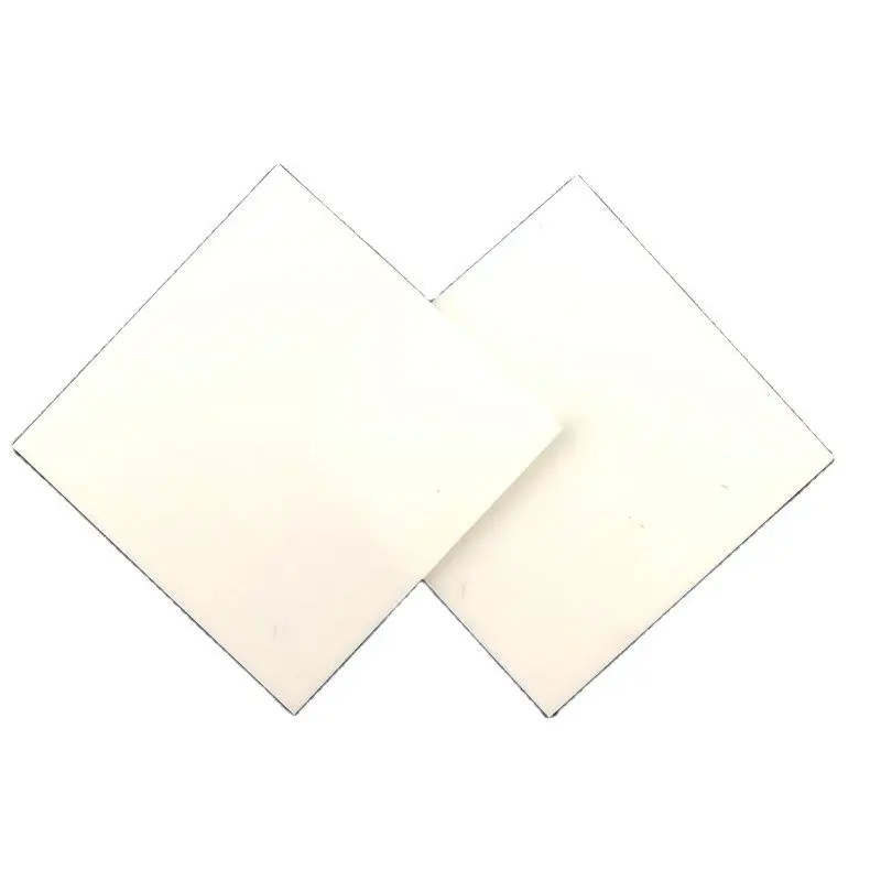 Подгонянный квадратен не е порест керамичен лист от 96 алуминиев оксид с висока топлопроводимост и устойчивост на износване на изолацията Изображение  3