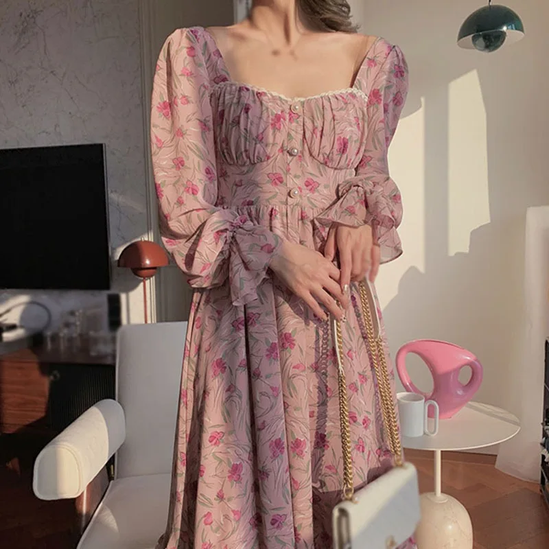 Пролетта женствена рокля с цветен модел със средна дължина Рокля с френско-квадратна яка, с дълга цепка и дълги ръкави с жемчужными бутони рокля 2021 Изображение  2